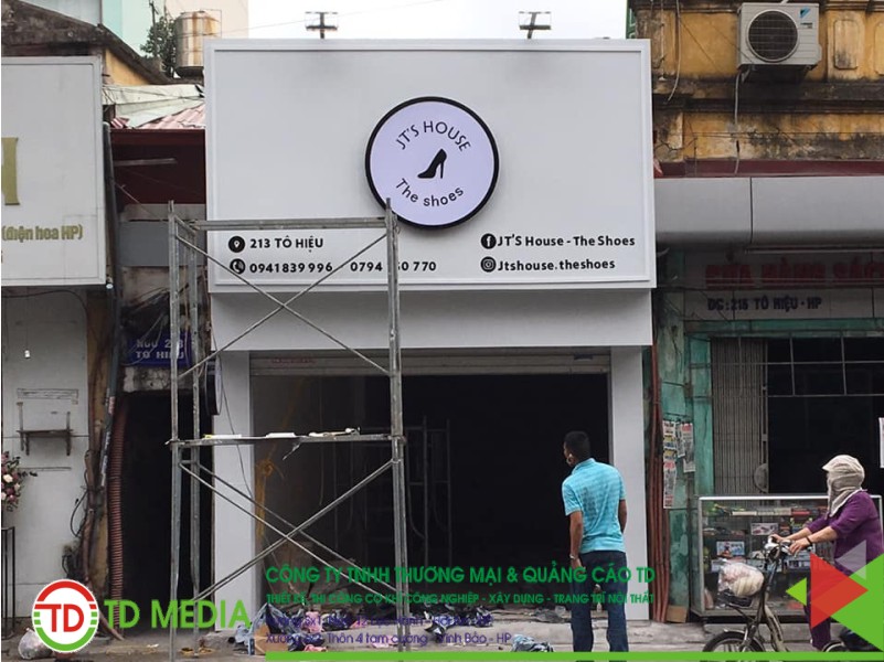 Thi công biển quảng cáo shop giầy " its house" tại Tô Hiệu Hải Phòng