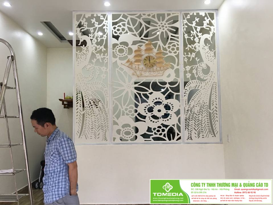 Thi công hoàn thiện vách ngăn trang trí phòng khách tại Kiến An - Hải Phòng