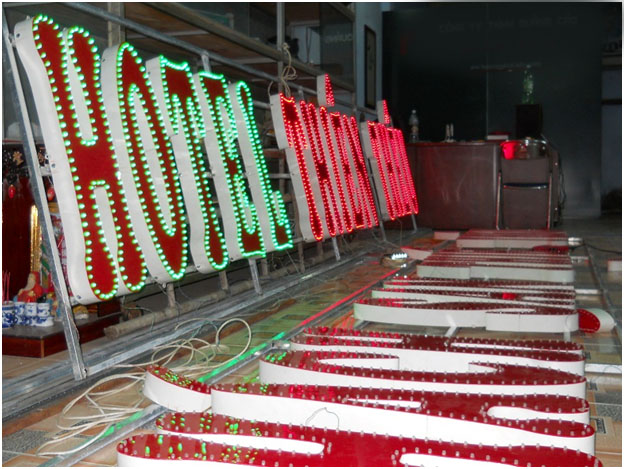 Làm biển quảng cáo LED  chữ nổi giàn khung sắt tại Hải Phòng
