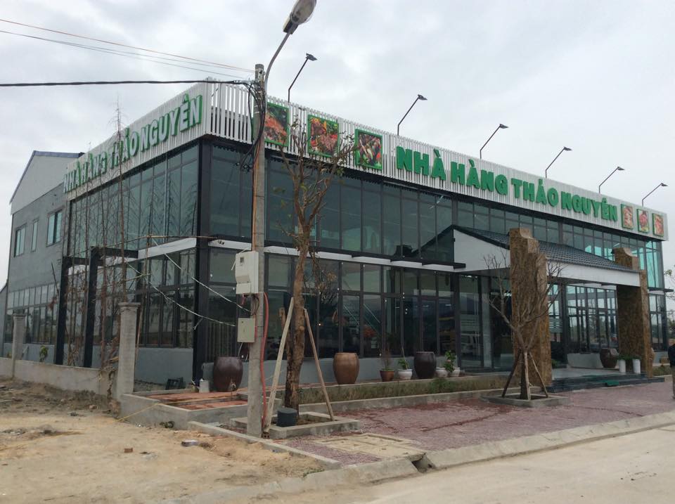 Thi  công hoàn thiện biển chữ nổi mica đèn led tại Hạ Long Quảng Ninh