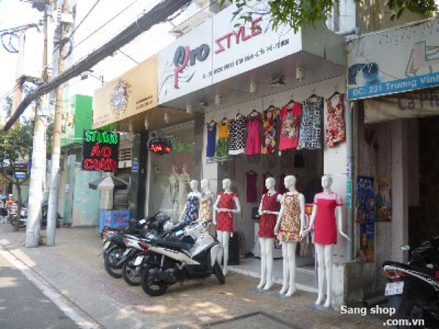 Làm biển quảng cáo shop thời trang tại Hạ Long